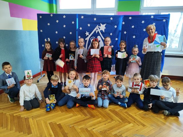 Kartki świąteczne od uczniów ze szkoły w Kamieńsku