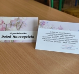 Życzenia od SU z okazji DNA 2025 dla emerytowanych nauczycieli oraz pracowników administracji i obsługi PSP7