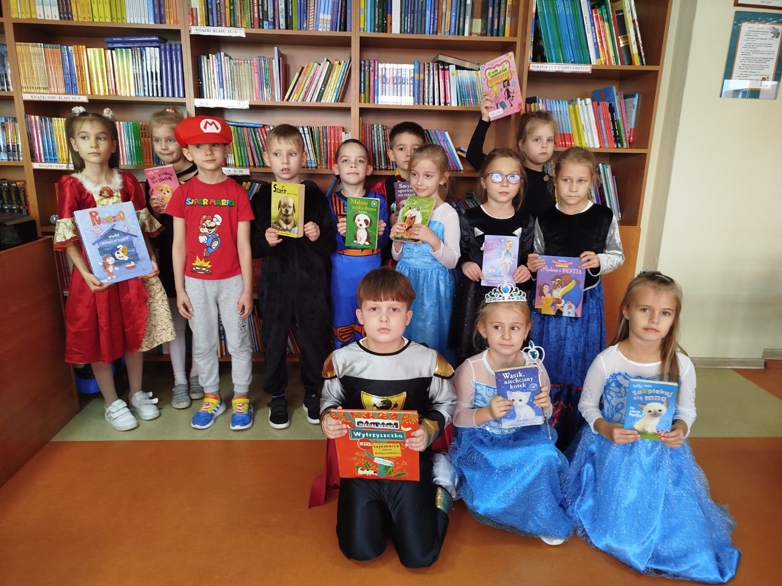 Bajeczni czytelnicy naszej biblioteki szkolnej