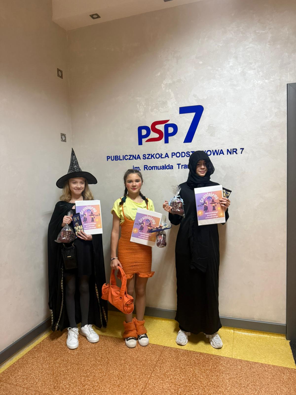 Zabawa andrzejkowa 2025 dla uczniów klas 4-8 przeszła już do historii