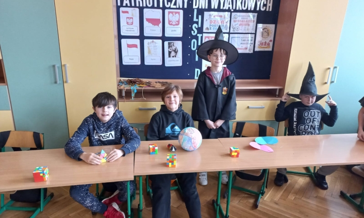 W klasie 3a odbyły się pełne magii  i radości Andrzejki