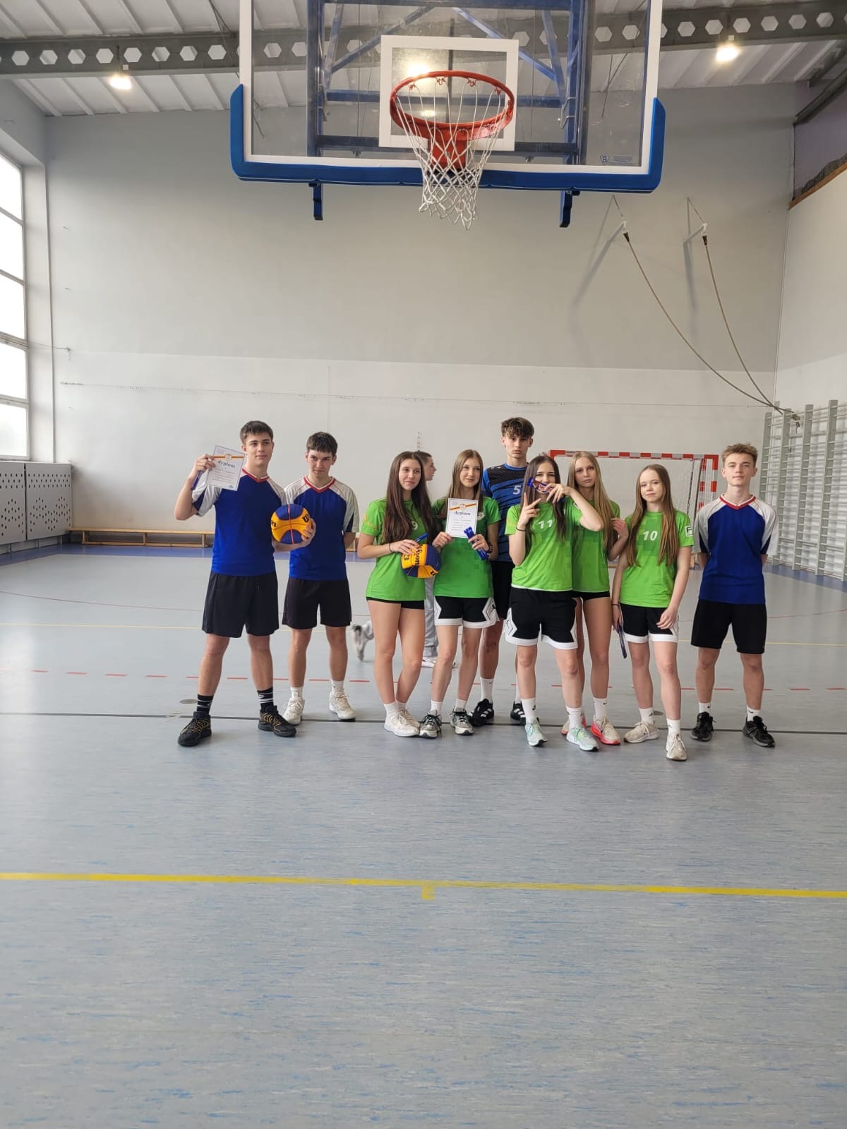 19 marca w naszej szkole odbyły się miejskie zawody w piłkę koszykową 3x3 chłopców i dziewcząt!