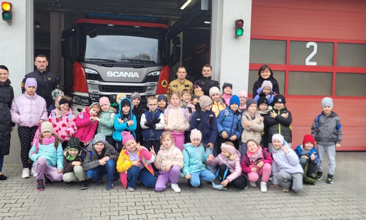 Uczniowie klasy 1a i 1c wybrali się do KP PSP Radomsko