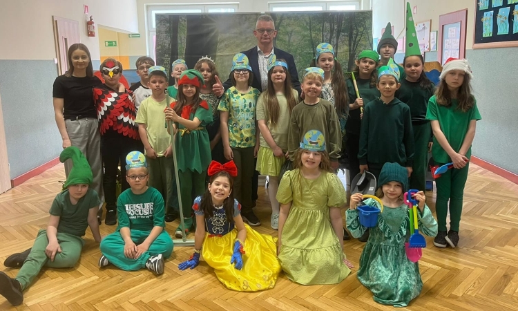Akademia z okazji Dnia Ziemi przygotowana przez klasę 3 C