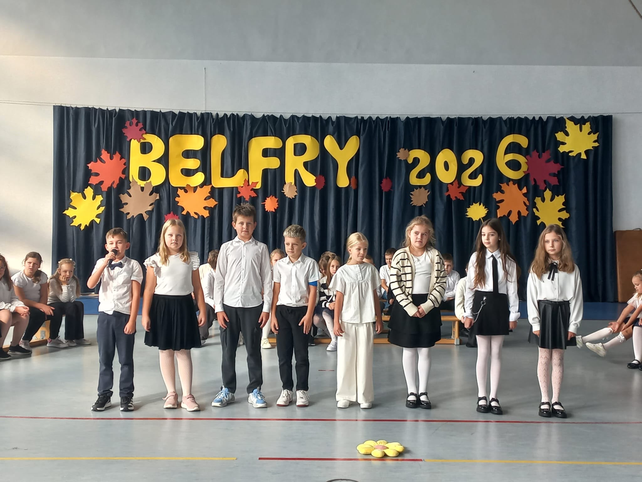Uroczysta akademia z okazji Dnia Edukacji Narodowej przygotowana przez uczniów klas: 3a, 3b, 3c