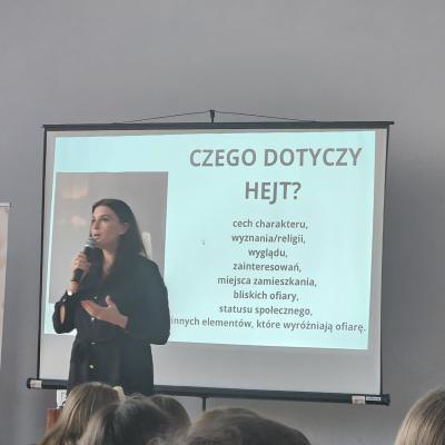 3cdcee45 D09b 4e19 8b34 Ca129517d8b9