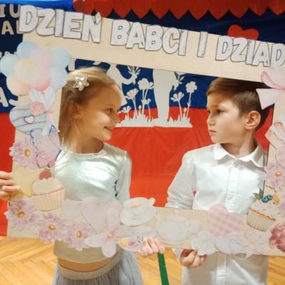 Ec80bdf4 931d 4583 8574 376f99ab469c