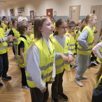 35d3fef8 9060 49c9 B225 F97cf44fa18f