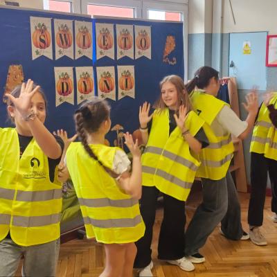 63ec8170 63e3 419f B772 823b4a682bbe