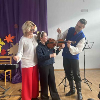 E7345abd D309 43e3 B0fe 57d48f2569db