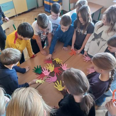 018ce458 1544 49b7 Bd2c 7ebf285f2ec3