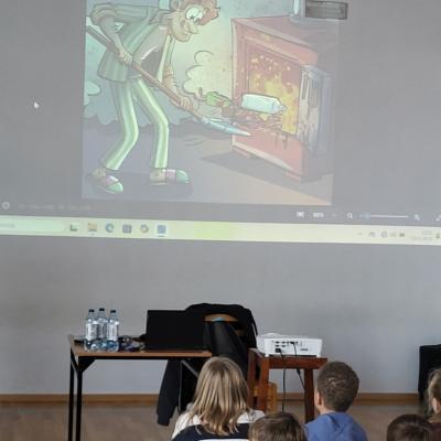 2b37db8d B666 4558 B0e7 2c842b458e3a