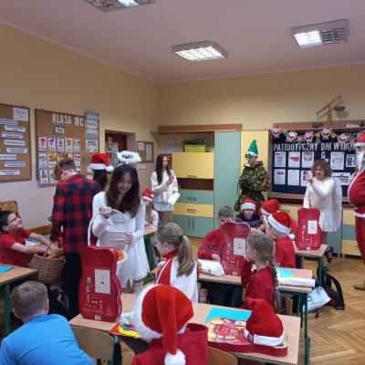 Fe112795 4d4d 4a6b 9d91 31b31ca7b260