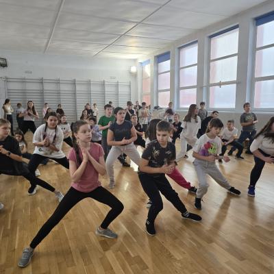 527b329c 17f4 43cf 9cff 31fe5e2c552e